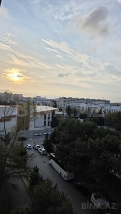 3 otaqlı Köhnə tikili, Bakıxanov q., Bakı
