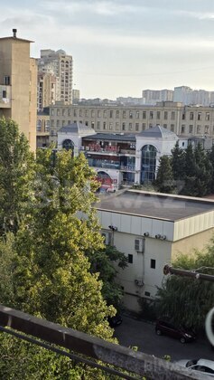 3 otaqlı Köhnə tikili, Bakıxanov q., Bakı