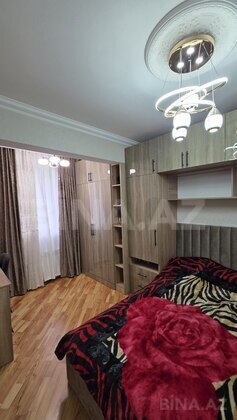 3 otaqlı Köhnə tikili, Bakıxanov q., Bakı