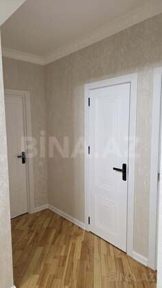 3 otaqlı Köhnə tikili, Bakıxanov q., Bakı