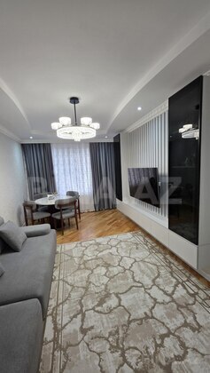 3 otaqlı Köhnə tikili, Bakıxanov q., Bakı