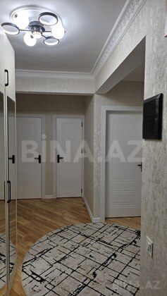 3 otaqlı Köhnə tikili, Bakıxanov q., Bakı