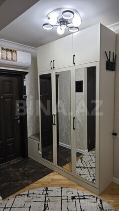 3 otaqlı Köhnə tikili, Bakıxanov q., Bakı