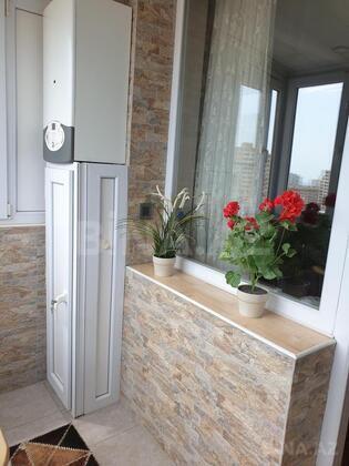 3 otaqlı Köhnə tikili, Elmlər Akademiyası m., Bakı