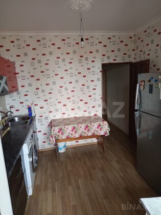 3 otaqlı Köhnə tikili, Həzi Aslanov m., Bakı