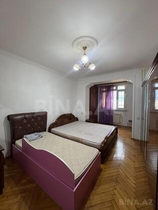 3 otaqlı Köhnə tikili, Elmlər Akademiyası m., Bakı