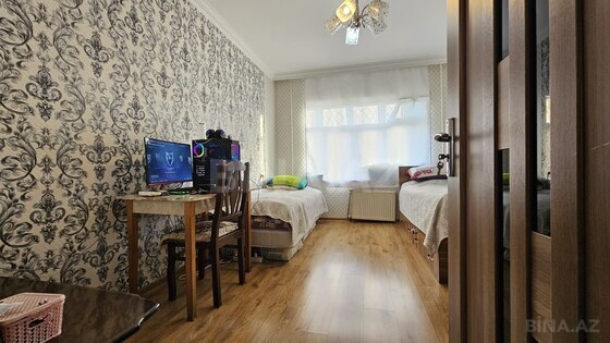 4 otaqlı Köhnə tikili, Əhmədli m., Bakı
