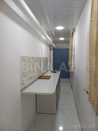 3 otaqlı Köhnə tikili, Xalqlar Dostluğu m., Bakı
