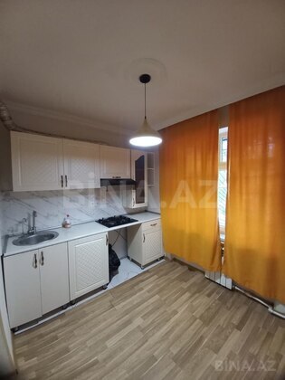 3 otaqlı Köhnə tikili, Xalqlar Dostluğu m., Bakı