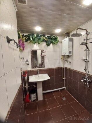 3 otaqlı Köhnə tikili, Xalqlar Dostluğu m., Bakı