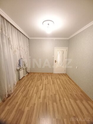 3 otaqlı Köhnə tikili, Xalqlar Dostluğu m., Bakı