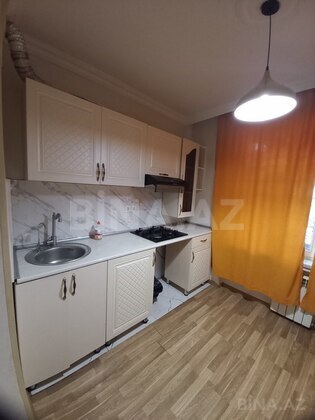 3 otaqlı Köhnə tikili, Xalqlar Dostluğu m., Bakı
