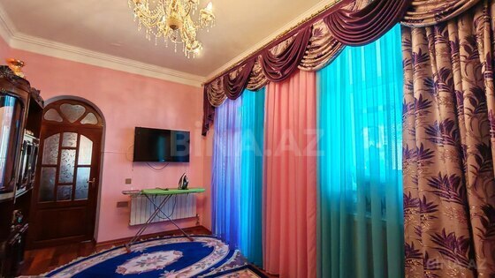 2 otaqlı Köhnə tikili, Nizami m., Bakı