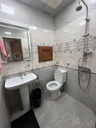 2 otaqlı Köhnə tikili, Memar Əcəmi m., Bakı