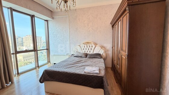 3 otaqlı Yeni tikili, 28 May m., Bakı