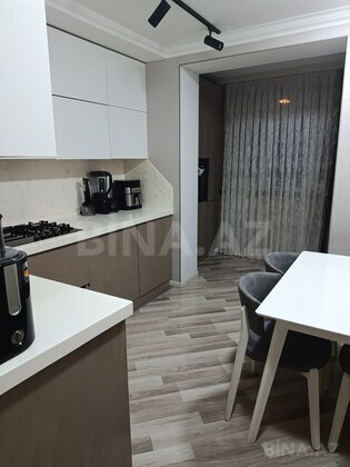 3 otaqlı Köhnə tikili, Xalqlar Dostluğu m., Bakı