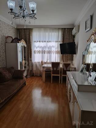 4 otaqlı Köhnə tikili, Həzi Aslanov m., Bakı