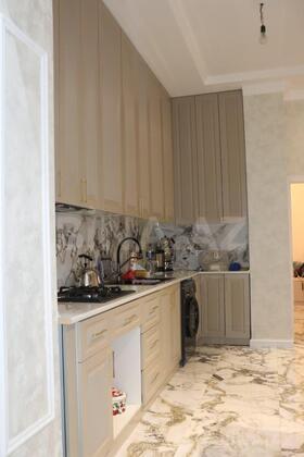 3 otaqlı Yeni tikili, Bakıxanov q., Bakı