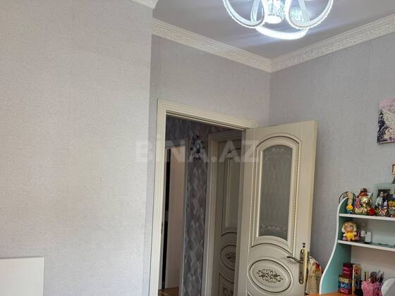 3 otaqlı Yeni tikili, Xırdalan