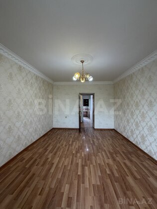 3 otaqlı Köhnə tikili, Bakıxanov q., Bakı