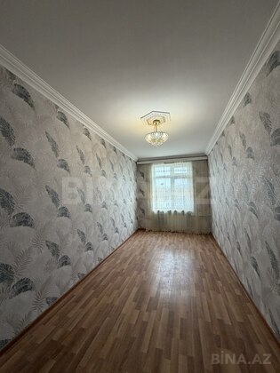 3 otaqlı Köhnə tikili, Bakıxanov q., Bakı