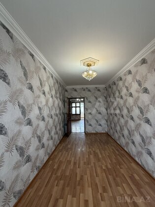 3 otaqlı Köhnə tikili, Bakıxanov q., Bakı