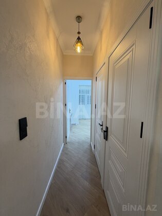 3 otaqlı Köhnə tikili, Massiv D q., Bakı