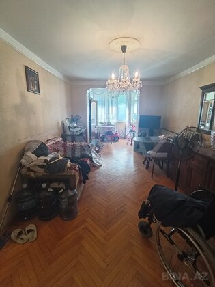 3 otaqlı Köhnə tikili, İnşaatçılar m., Bakı
