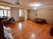 Satılır 4 otaqlı köhnə tikili 125 m², Gənclik m., photo 1 from 8