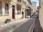 Elan №3817281 - Bakı, İçəri Şəhər m., 1 otaqlı, 39 m², 1/3 mərtəbə