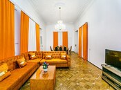 Elan №4389219 - Bakı, Sahil m., 5 otaqlı, 260 m², 2/5 mərtəbə