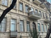 Satılır 3 otaqlı köhnə tikili 70 m², Sahil m., photo 1 from 8