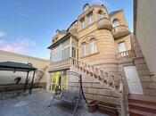 7 otaqlı həyət evi/bağ evi - Səbail r. - 600 m²