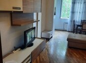 Satılır 2 otaqlı köhnə tikili 55 m², İnşaatçılar m., photo 1 from 8