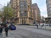 Elan №5242751 - Bakı, İçəri Şəhər m., 3 otaqlı, 60 m², 1/2 mərtəbə