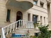 6 otaqlı həyət evi/bağ evi - Gənclik m. - 680 m²