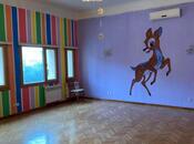 6 otaqlı həyət evi/bağ evi - Gənclik m. - 680 m²