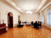 Satılır 7 otaqlı köhnə tikili 750 m², Sahil m., photo 2 from 8