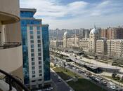3-комн. новостройка - м. Сахил - 150 м²