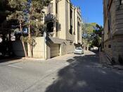 Satılır 6 otaqlı həyət evi/bağ evi 450 m², Elmlər Akademiyası m., photo 2 from 8