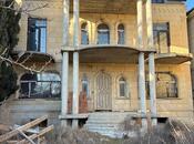 6 otaqlı həyət evi/bağ evi - Qaraçuxur q. - 425 m²