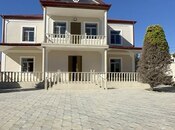 7 otaqlı həyət evi/bağ evi - Novxanı q. - 240 m²