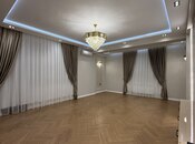 3-комн. новостройка - м. 28 мая - 132 м²