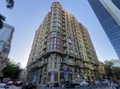 Продаётся 3-комн. новостройка 201 м², м. Сахил, photo 2 from 8