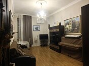 3 otaqlı köhnə tikili - Elmlər Akademiyası m. - 90 m²