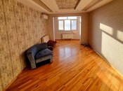 Продаётся 3-комн. вторичка 76 м², м. Кара Караев, photo 1 from 8