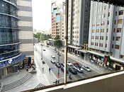 Продаётся 3-комн. вторичка 75 м², м. Низами, photo 2 from 8