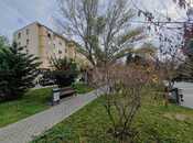 Продаётся 3-комн. вторичка 70 м², м. Кара Караев, photo 1 from 8