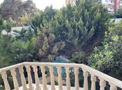 Satılır 8 otaqlı həyət evi/bağ evi 346 m², Qaraçuxur q., photo 2 from 8