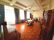 Satılır 6 otaqlı köhnə tikili 200.5 m², İçəri Şəhər m., photo 2 from 8